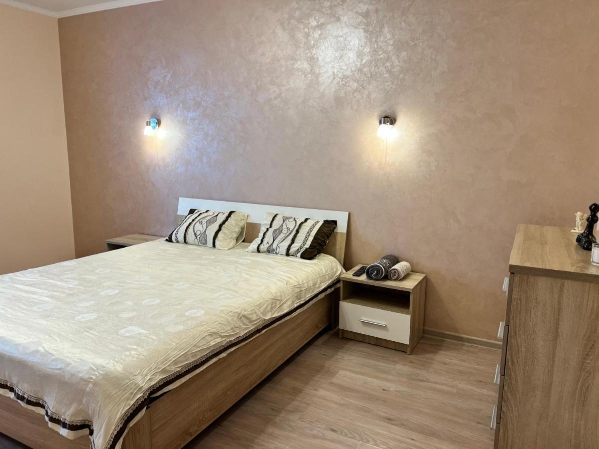 Apartaments Sichovyh Strilciv 68a Iwano-Frankiwsk Exterior foto