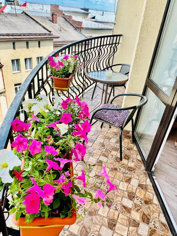 Apartaments Sichovyh Strilciv 68a Iwano-Frankiwsk Exterior foto